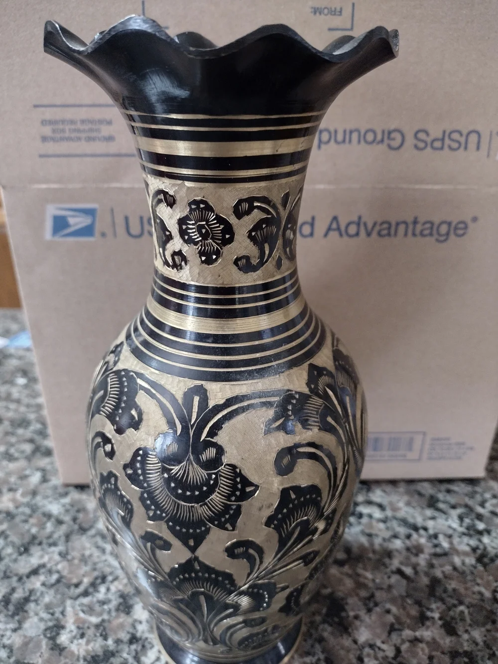 Handcrafted vintage Black and Gold Floral Decorative Vase 11